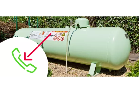 veiligheidssticker op bovengrondse propaangastank